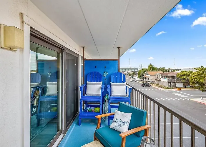 Exquisite Ocean View Condo With Pool